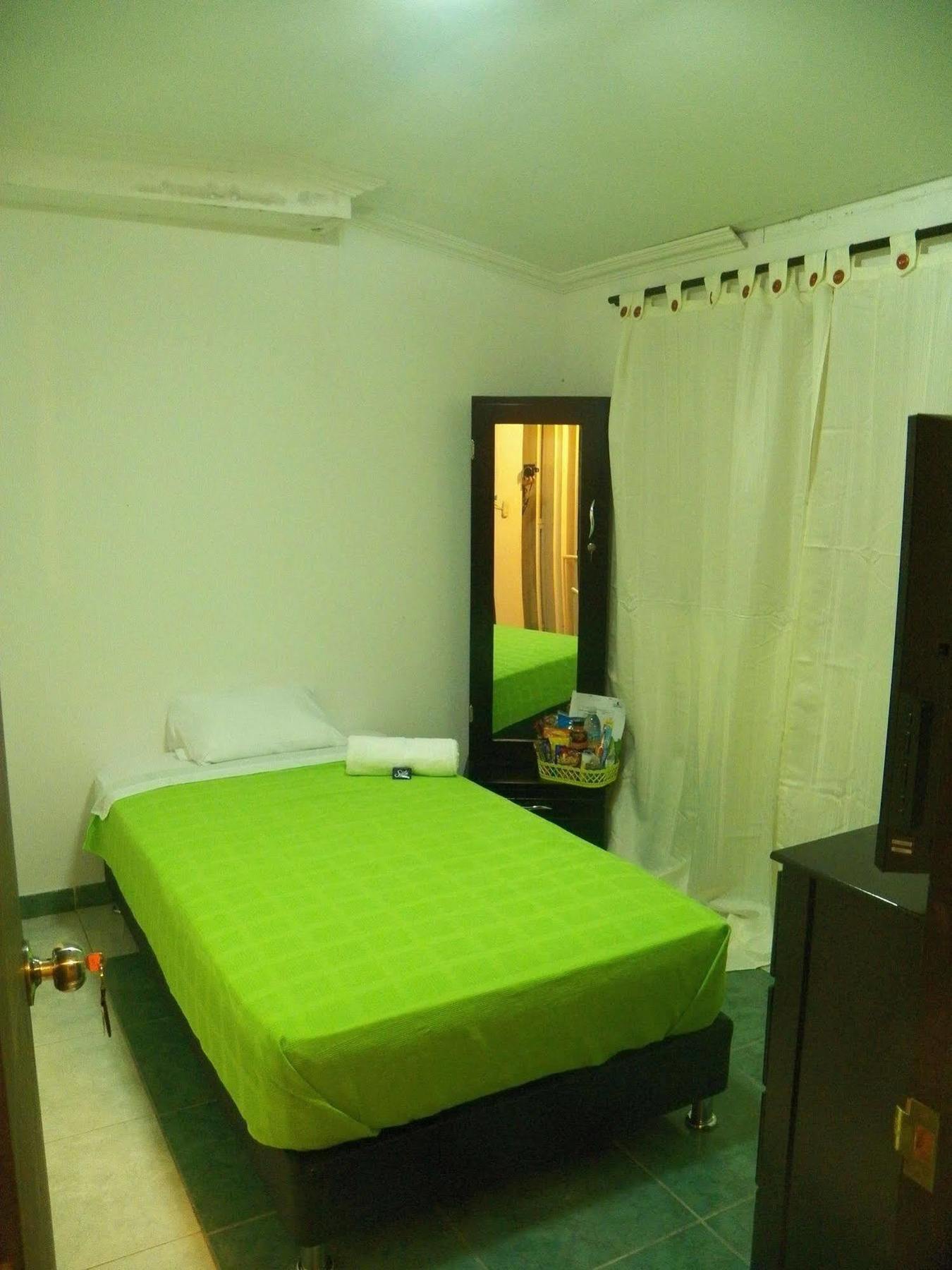 Hostal Deluxe Santander Manizales Εξωτερικό φωτογραφία