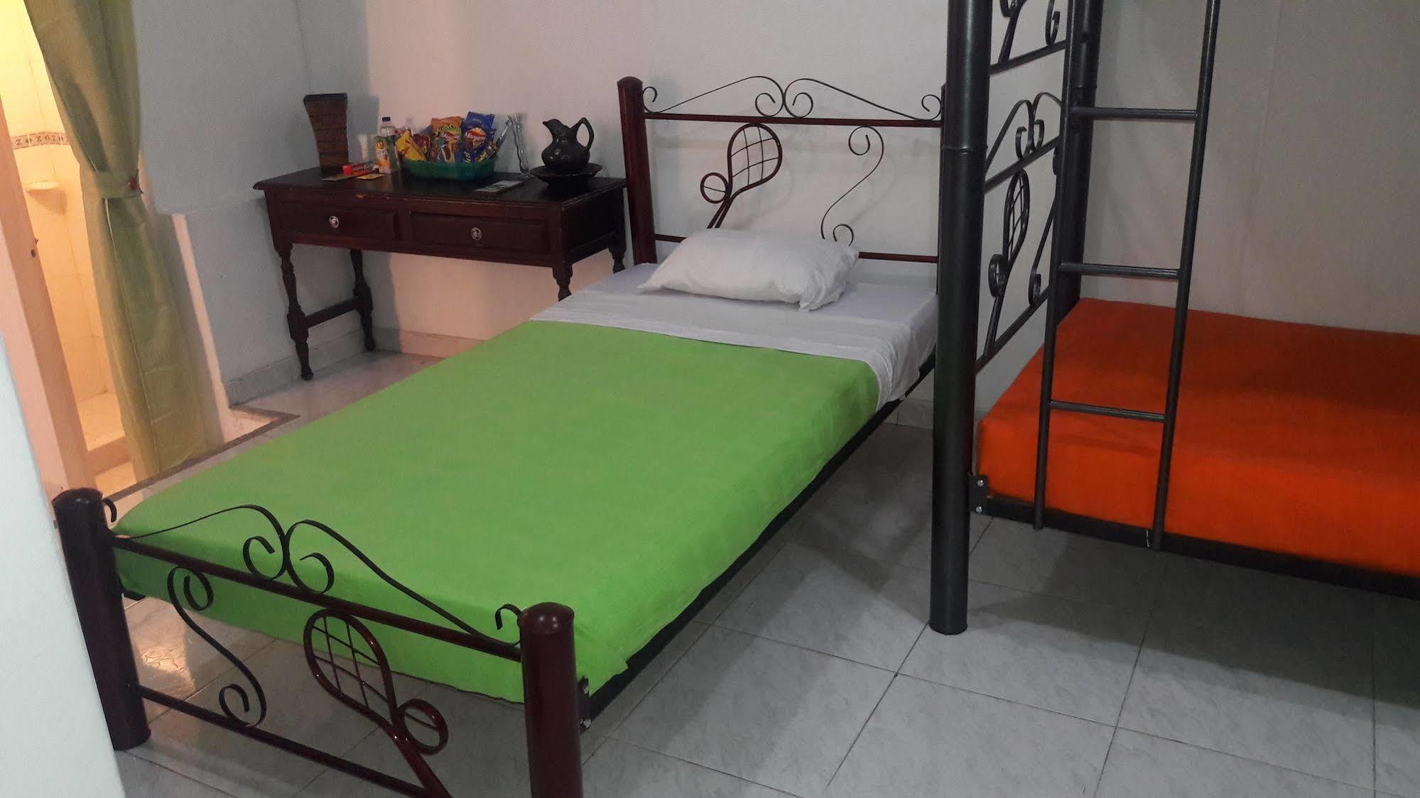 Hostal Deluxe Santander Manizales Εξωτερικό φωτογραφία