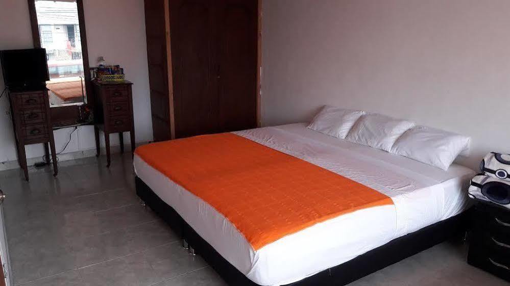 Hostal Deluxe Santander Manizales Εξωτερικό φωτογραφία