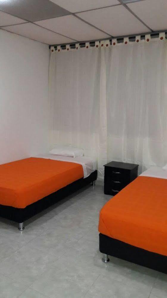 Hostal Deluxe Santander Manizales Εξωτερικό φωτογραφία